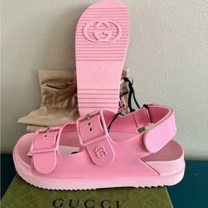 Gucci Wild Rose Rubber Sandals